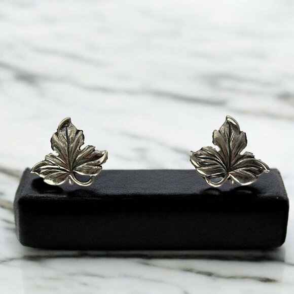 Danecraft Sterling Silver Vintage Leaf Screw Back Earrings - Picture 3 of 6